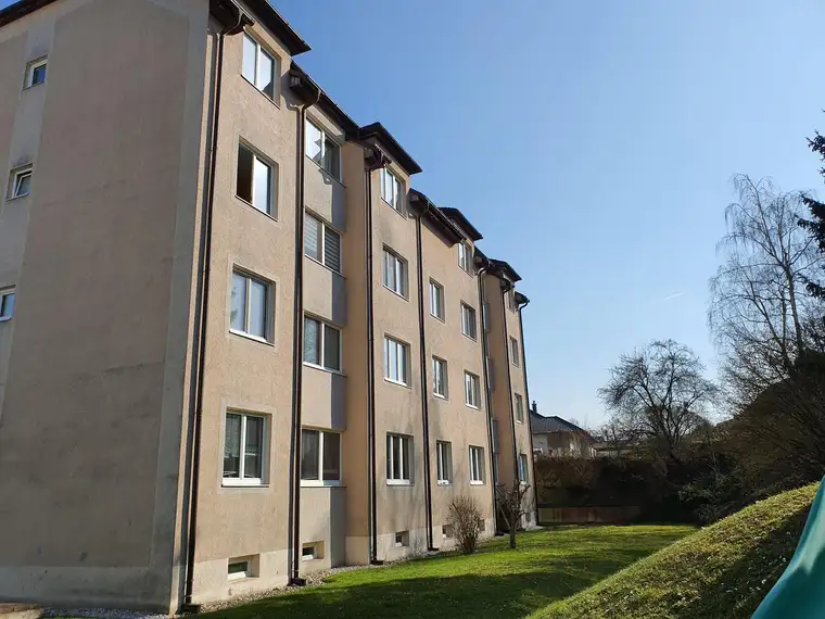 3-Zimmer-Wohnung, Top 12