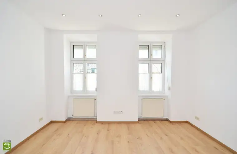 CHRISTOPH CHROMECEK IMMOBILIEN - PERCHTOLDSDORF - Zentral gelegene Altbau-Einraumwohnung zum Kauf!