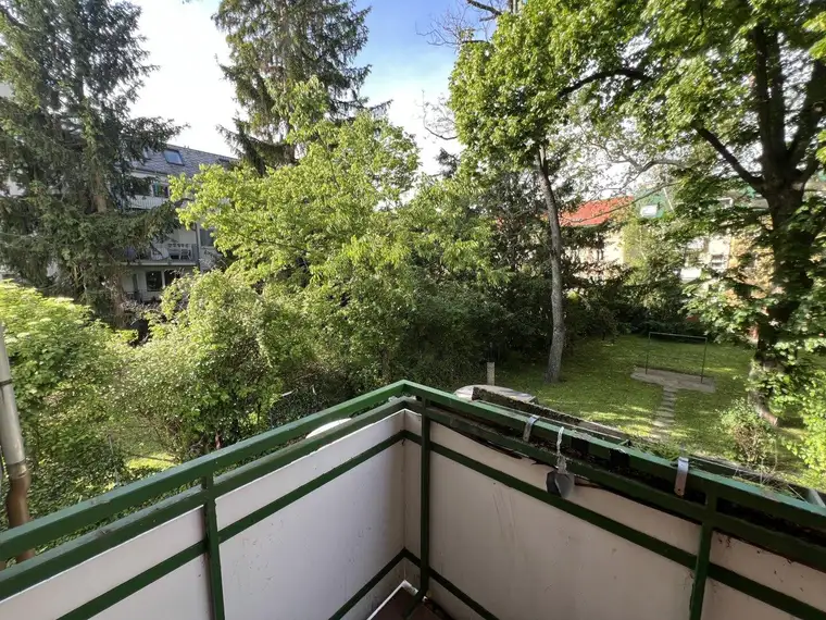 RENOVIERUNGSBEDARF 3 ZIMMER MIT BALKON