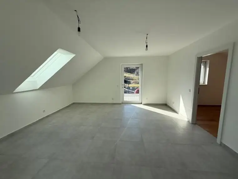 Neu adaptierte Dachgeschosswohnung in Velden am Wörthersee mit Seeblick!