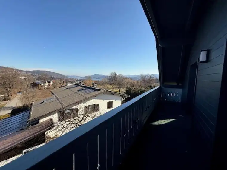 Neu adaptierte Dachgeschosswohnung in Velden am Wörthersee mit Seeblick!	