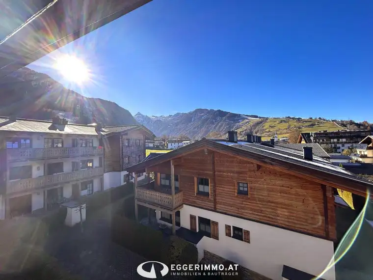 Luxus Penthouse mit atemberaubendem Bergblick zur touristischen Vermietung in Kaprun zu verkaufen..
