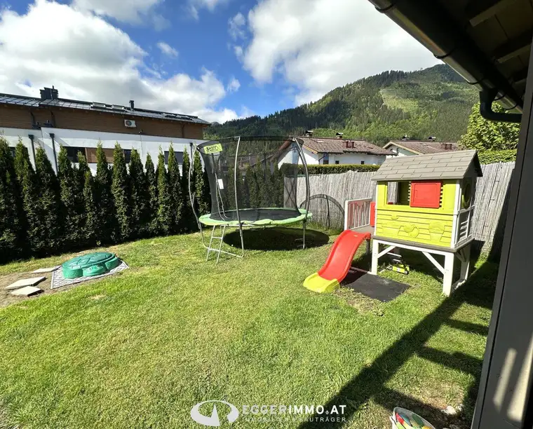 5751 Maishofen/Mitterhofen ; attrakive, gepflegte Haushälfte mit Eigengarten, 4 Schlafzimmer,Carport, Wintergarten!