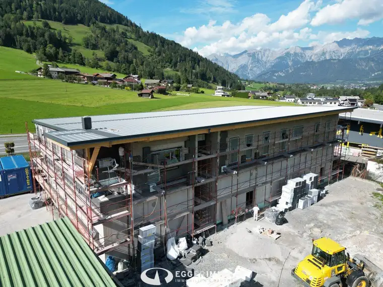 Moderne neubau Büroflächen (auf Wunsch inkl. Dienstwohnung) in optimaler Lage in Saalfelden / Harham direkt an der B311 zu vermieten