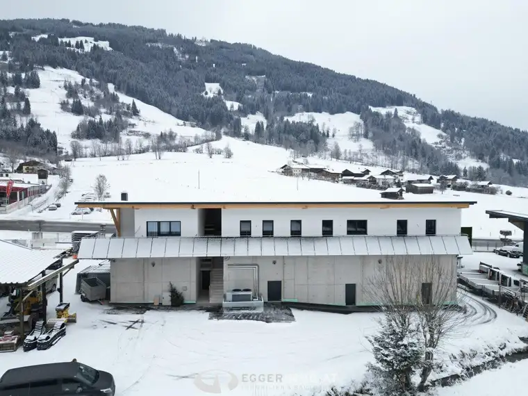 Moderne neubau Büroflächen (auf Wunsch inkl. Dienstwohnung) in Saalfelden / Harham direkt an der B311 zu vermieten