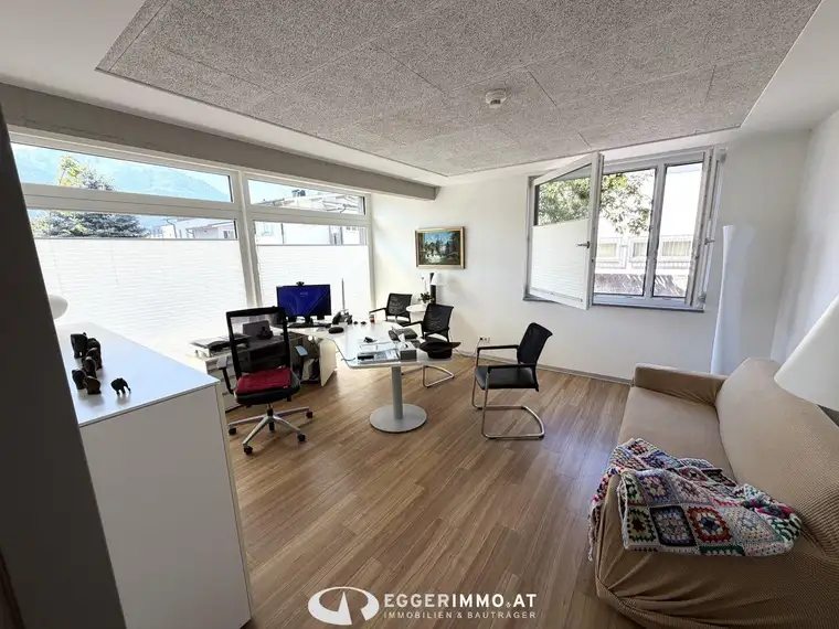 5700 Zell am See: NEUWERTIGE ORDINATION / PRAXIS / BÜRO 85m² im Erdgeschoß mit 4 PARKPLÄTZEN