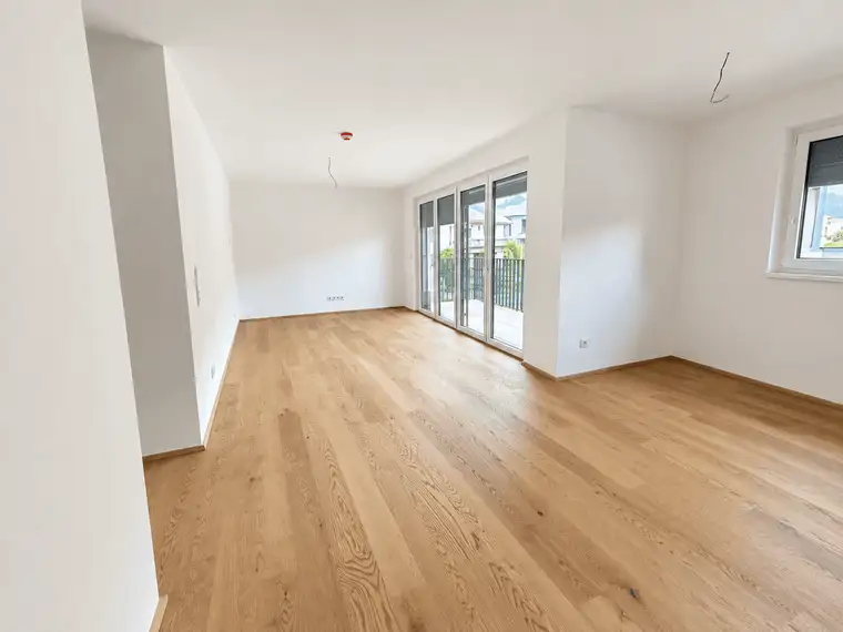 Neubau: Bezugsbereite 3 Zimmer Terrassenwohnung mit traumhaftem Ausblick