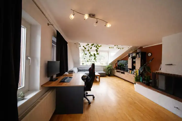 Großzügige 2-Zimmer-Dachgeschosswohnung in Aldrans