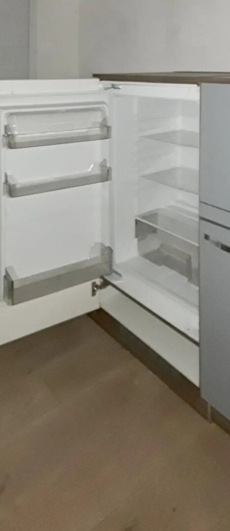 Ein großzügiges 112,55 m² Mietobjekt im 2. Stock, in Vöcklabruck, in der Vorstadt, kann als Wohnung oder als Büro gemietet werden.