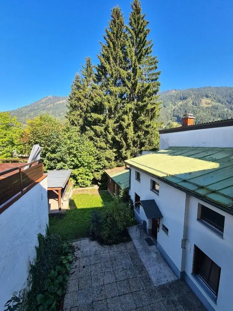 Großes Wohnhaus mit Garten, Garage, Doppel-Carport, Einliegerwohnung, "STEFFI-FORSTNER-HAUS"