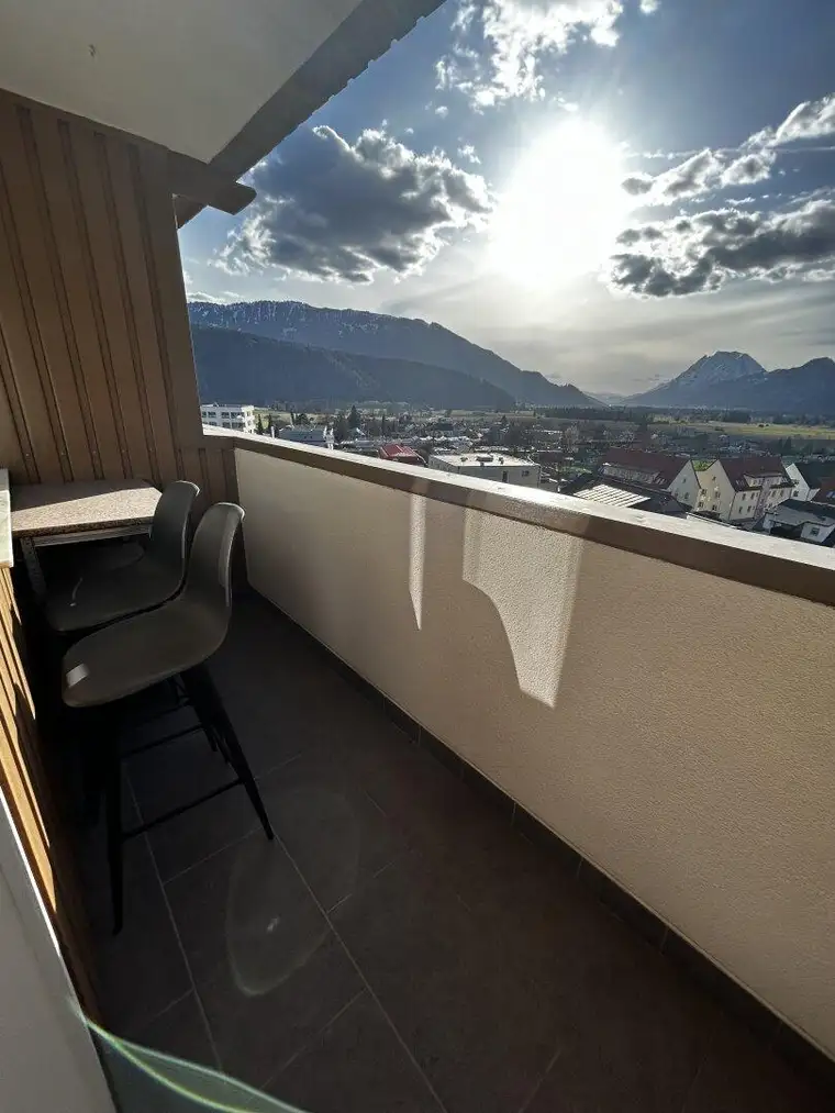 Eigentumswohnung mit westseitiger Loggia, traumhafter Weitblick auf die Berge!