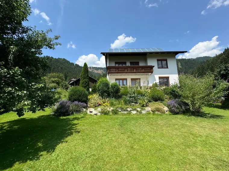 Ein- oder Zweifamilienwohnhaus mit schönem Weitblick und Ausblick ins Grüne