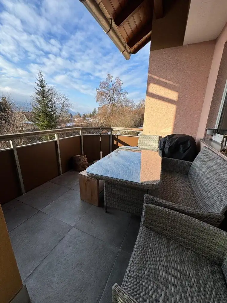 Eigentumswohnung, großer südseitiger Balkon und Tiefgaragenabstellplatz