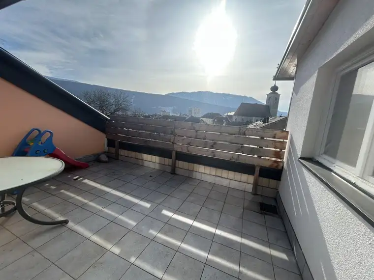 Zwei exklusive Eigentumswohnungen in zentraler Lage von Liezen mit Balkon, Terrasse und Garagen!