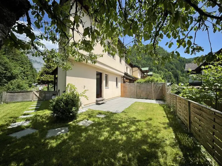 Charmante Maisonettenwohnung in ruhiger Reihenhausanlage mit Terrasse, Garten und Parkplatz!