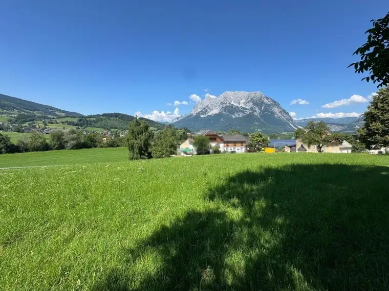 Grundstück in sonniger Lage mit beeindruckendem Blick auf den Grimming!