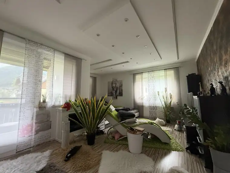 3 Zimmer - Eigentumswohnung mit westseitiger Loggia und Tiefgaragenabstellplatz