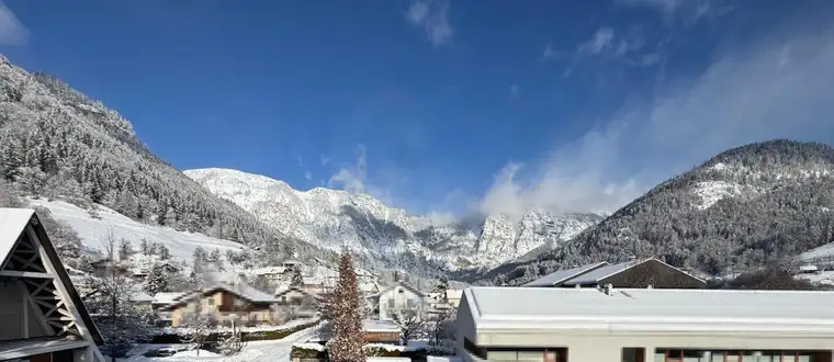 Eigentumswohnung mit großer, westseitiger Loggia und zugewiesenem Parkplatz