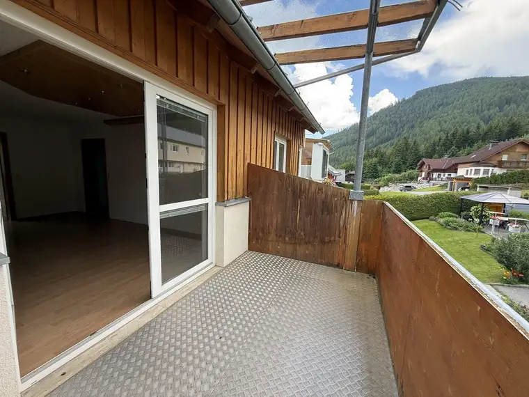 Eigentumswohnung mit 4 Zimmer, südseitigem Balkon und Garage, zweitwohnsitzfähig!