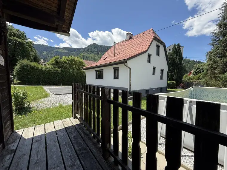 Charmantes Wohnhaus mit Nebengebäude, Gartenhaus und Carport!