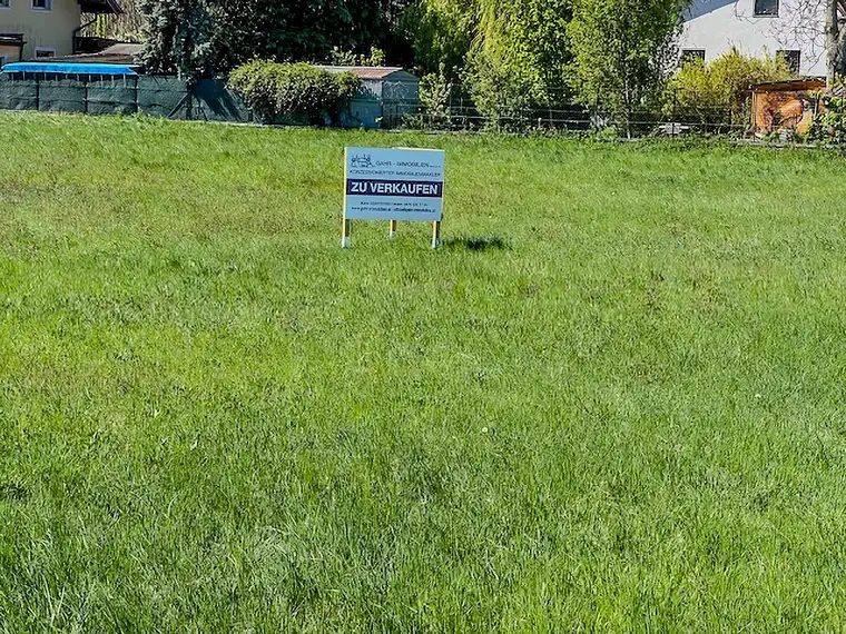 TOP KAUFPREIS, 500 m² Baugrundstück um € 169.000,- in Strasshof a.d.N. direkt an der Hauptstrasse, S-Bahn Nähe