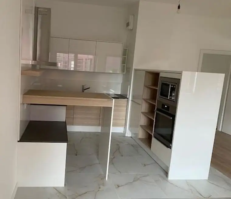 Großzügige 4-Zimmer-Wohnung mit 128 m² in 1210 Wien Leopoldauerstrasse Ecke Viehtriftgasse zu vermieten!