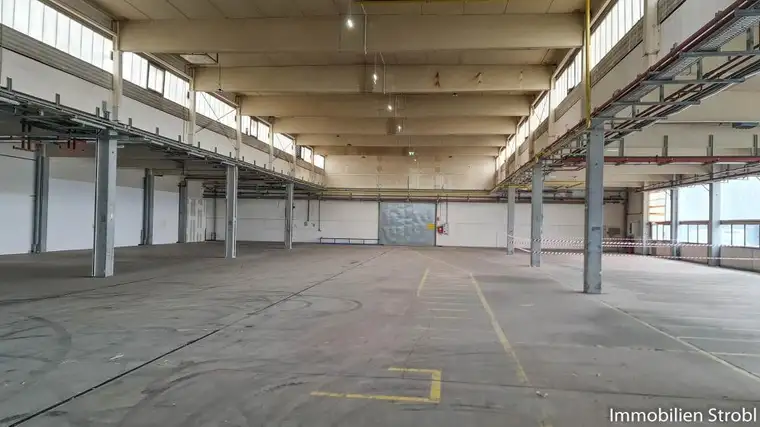 Lagerhalle mit 2.008 m² nahe Oberndorf 