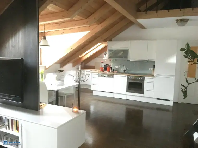 ON TOP - extravagante Designer-Loft im Dachgeschoss einer Ceconi-Villa