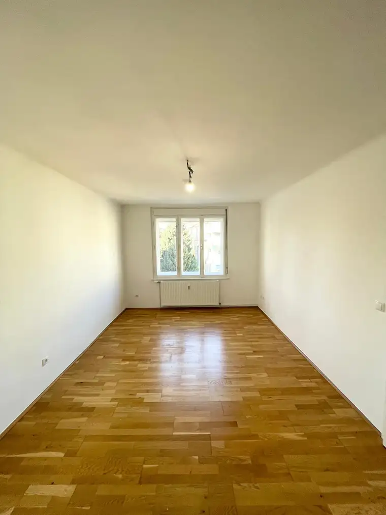 Helle 2 Zimmer Wohnung mit Balkon - Provisionsfrei!