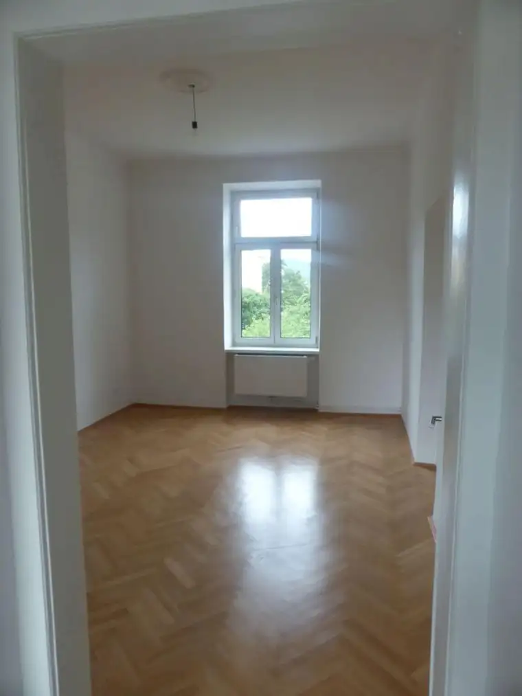 4 Zimmer Wohnung nahe Fröbelpark mit Balkon - Provisionsfrei!
