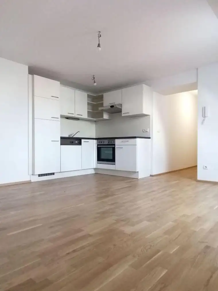 Klimatisierte schöne 3 Zimmer-Wohnung in zentraler Lage - Provisionsfrei!