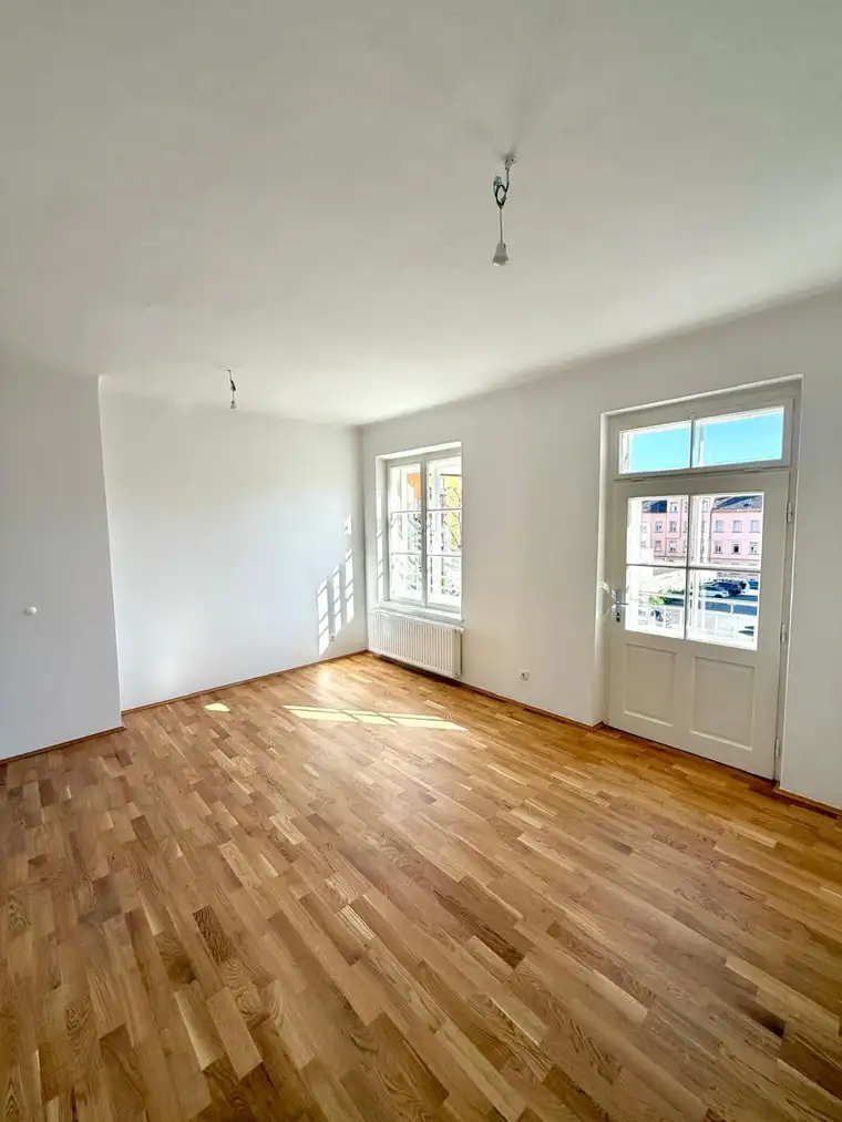Generalsanierte 3 Zimmer Wohnung mit Balkon - Provisionsfrei!
