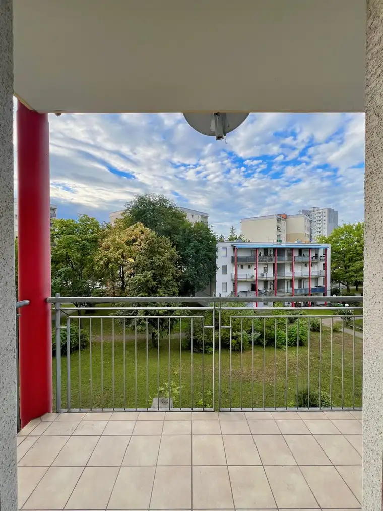 Generalsanierte 2-Zimmer-Wohnung mit Balkon in St. Peter - Provisionsfrei!