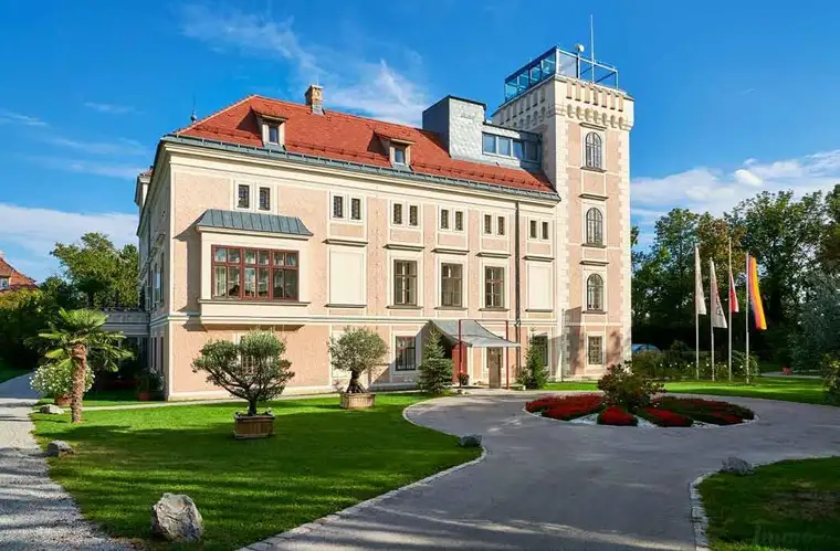 Wien-Südost: Geschichtsträchtiges Schloss, perfekt saniert