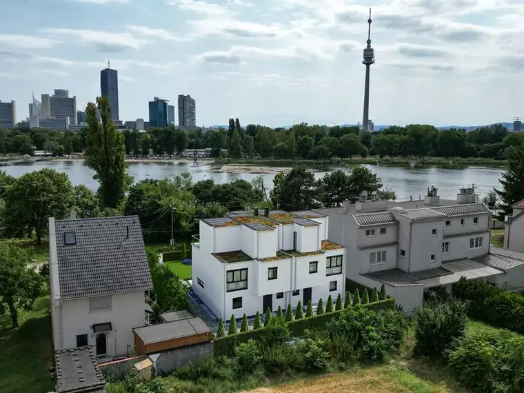 1210, Drygalskiweg, Nur 60 m Luftlinie zur unteren Alten Donau, Doppelhaus 