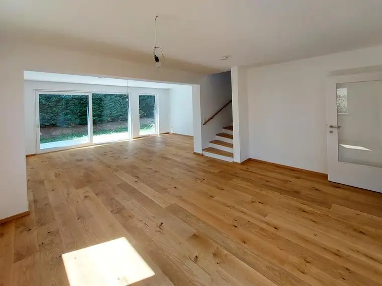 Hoch hinaus. Premium Einzelhaus mit 3 Stockwerken samt wunderbarem Garten und Vollunterkellerung für extra viel Platz