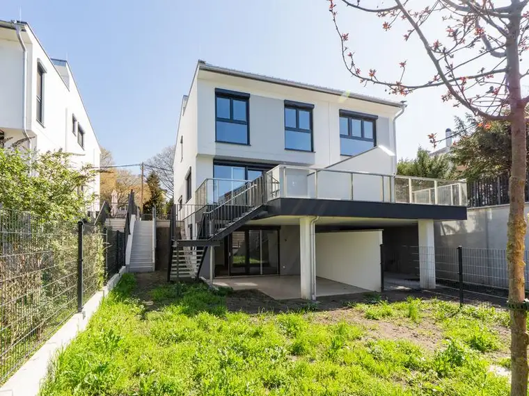 5 Zimmer plus Wohnkeller nahe der Donau mit 145 m² Wohnfläche. Wärmepumpe, PKW-Stellplatz und Klimaanlage inklusive