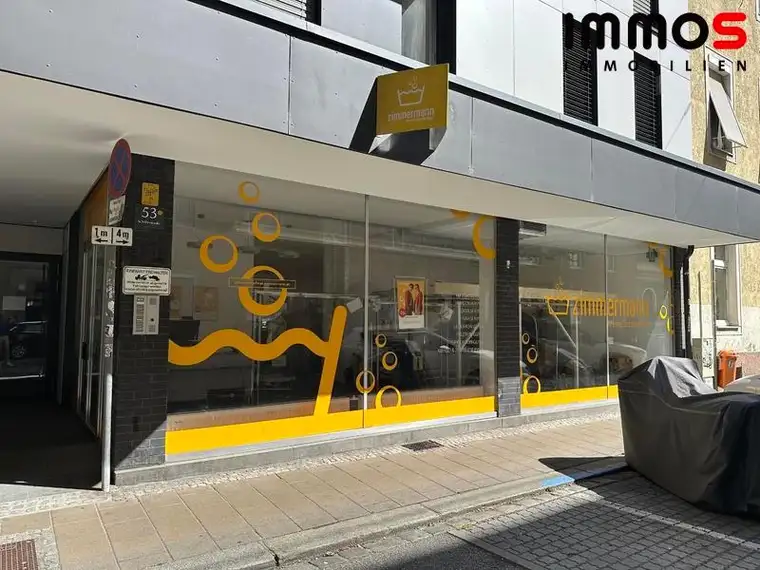 Geschäftslokal mit großer Schaufensterfront Schillerstraße