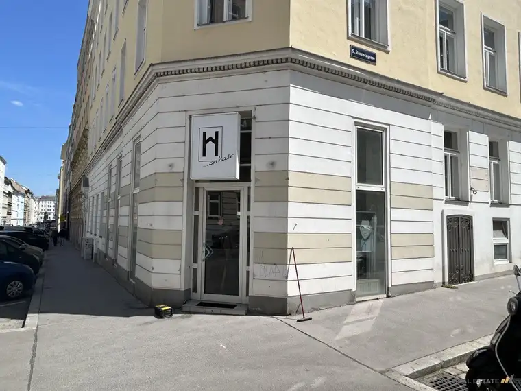 Ecklokal mit 4,7 m Raumhöhe zu vermieten