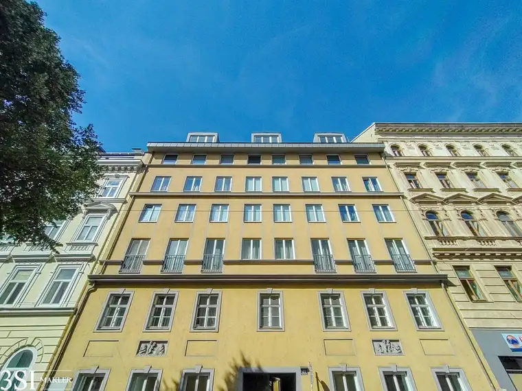Anlegerhit! Unbefristet vermietete 3 Zimmer Wohnung mit Balkon in beliebter Lage beim Schlossquadrat
