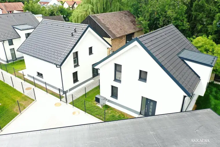 Ziegelmassivhaus mit Eigengarten I Outdoor-Küche I 2 Stellplätze