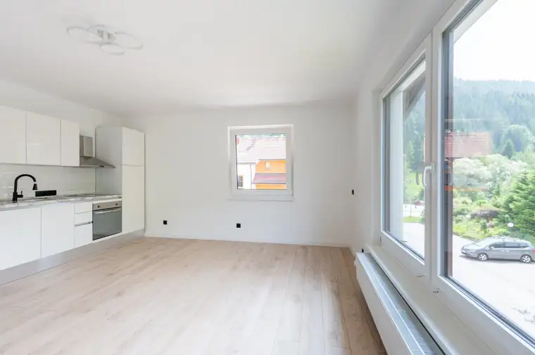 ERSTBEZUG nach SANIERUNG mit GARAGE | Charmante 3-Zimmer-Wohnung mitten im Schigebiet, 2 Loggien, Schikeller