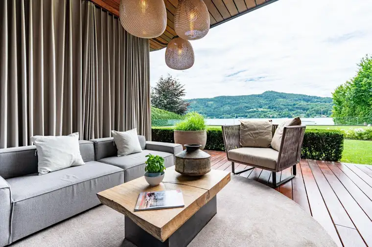RESIDENZ am WÖRTHERSEE | Großzügige Wohneinheit in Exklusivlage | Bootsliegeplatz, Sauna und Beachclub