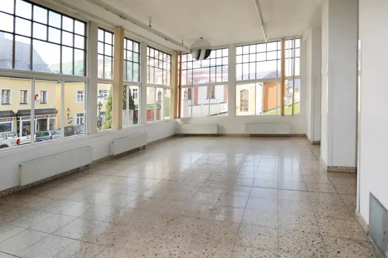 Ecklokal im Ortszentrum von Mariazell - PROVISIONSFREI - Miete oder Kauf möglich -