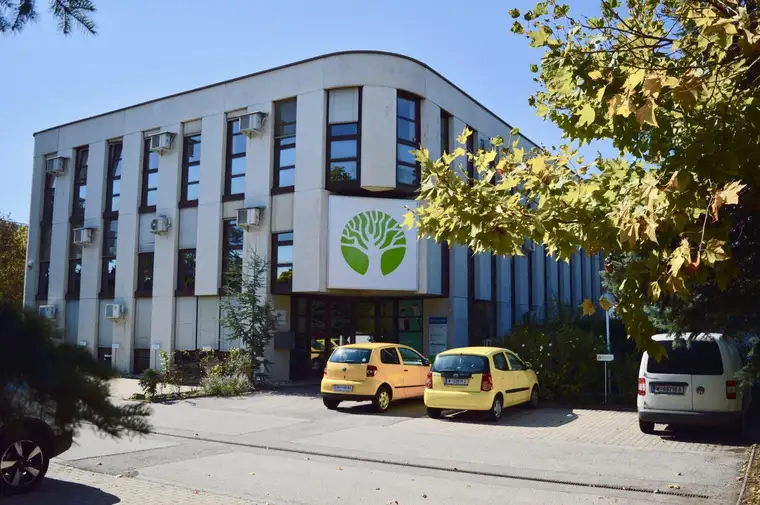 Lagerfläche im 1 Stock ohne Lift im Gewerbegebiet Inzersdorf ab EUR 4,00/qm