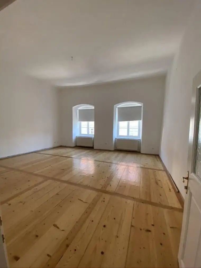 GROSSES BÜRO IN KREMS AN DER DONAU