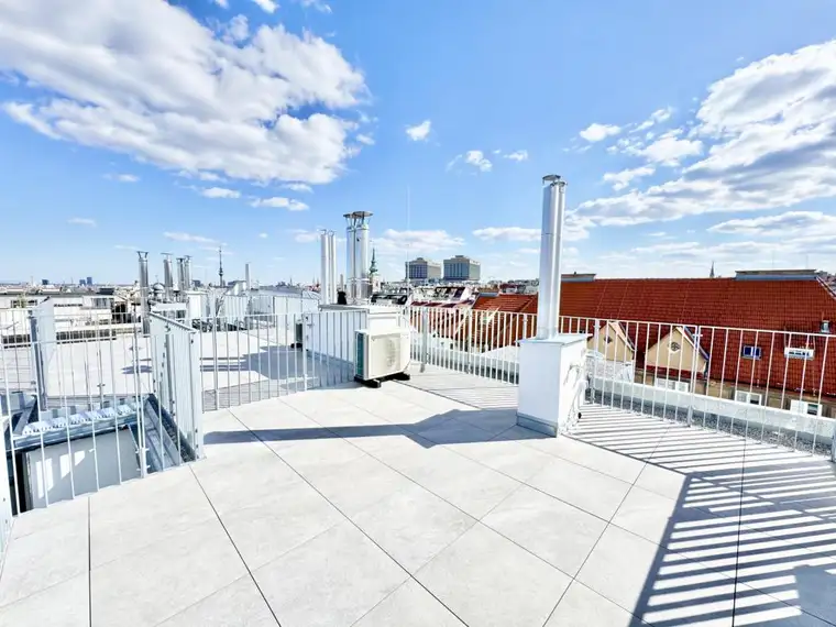 TOPLAGE NÄHE KUTSCHKERMARKT | EXKLUSIVE DACHGESCHOSSWOHNUNG | TERRASSE | 360° BLICK ÜBER WIEN | ERSTBEZUG