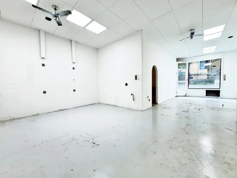 TAUBSTUMMENGASSE | TOP-GESCHÄFTSLOKAL IN STILALTBAU | U-BAHN-NÄHE