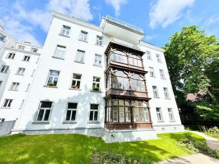 RARITÄT | TOPLAGE NÄHE KUTSCHKERMARKT | ZWEI EXKLUSIVE DACHGESCHOSSWOHNUNGEN | KOMPLETTER HINTERTRAKT