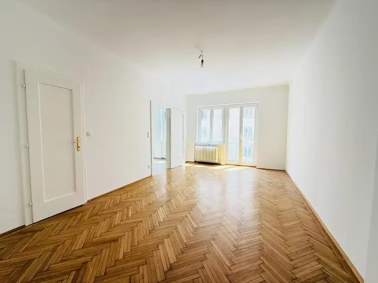 TOPLAGE - FREIHAUSVIERTEL | HELLE 1-ZIMMER WOHNUNG NÄHE KARLSPLATZ | OPERNGASSE | U-BAHN NÄHE